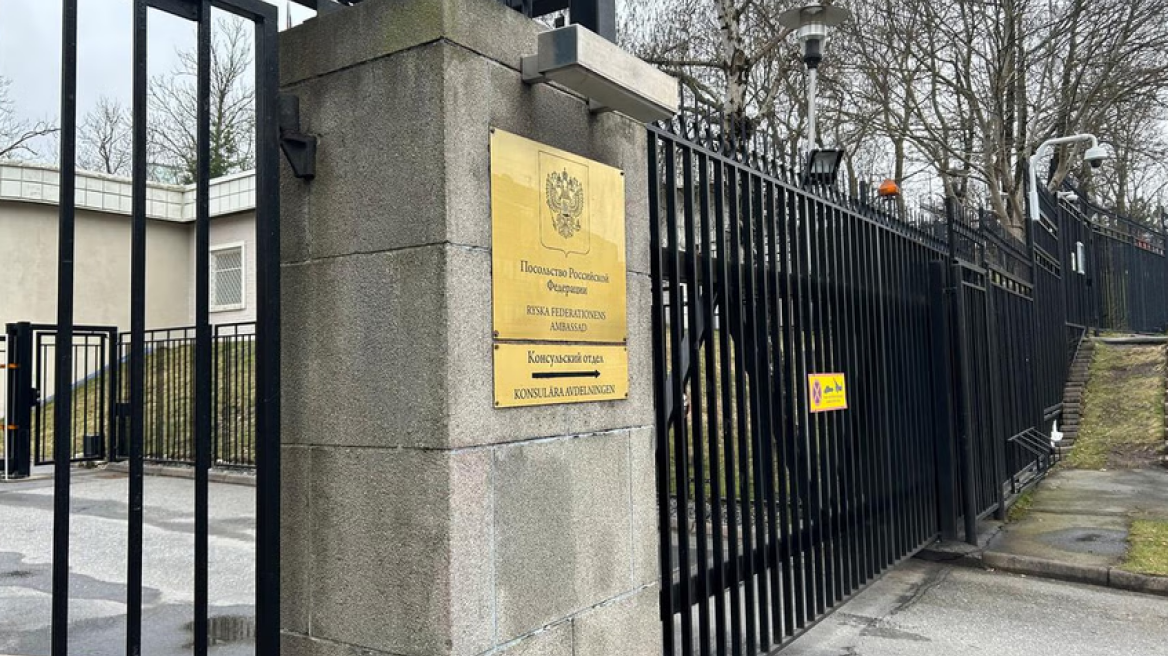 Συνελήφθη άνδρας που επιχείρησε να εισβάλει με το αυτοκίνητό του στη ρωσική πρεσβεία στη Στοκχόλμη