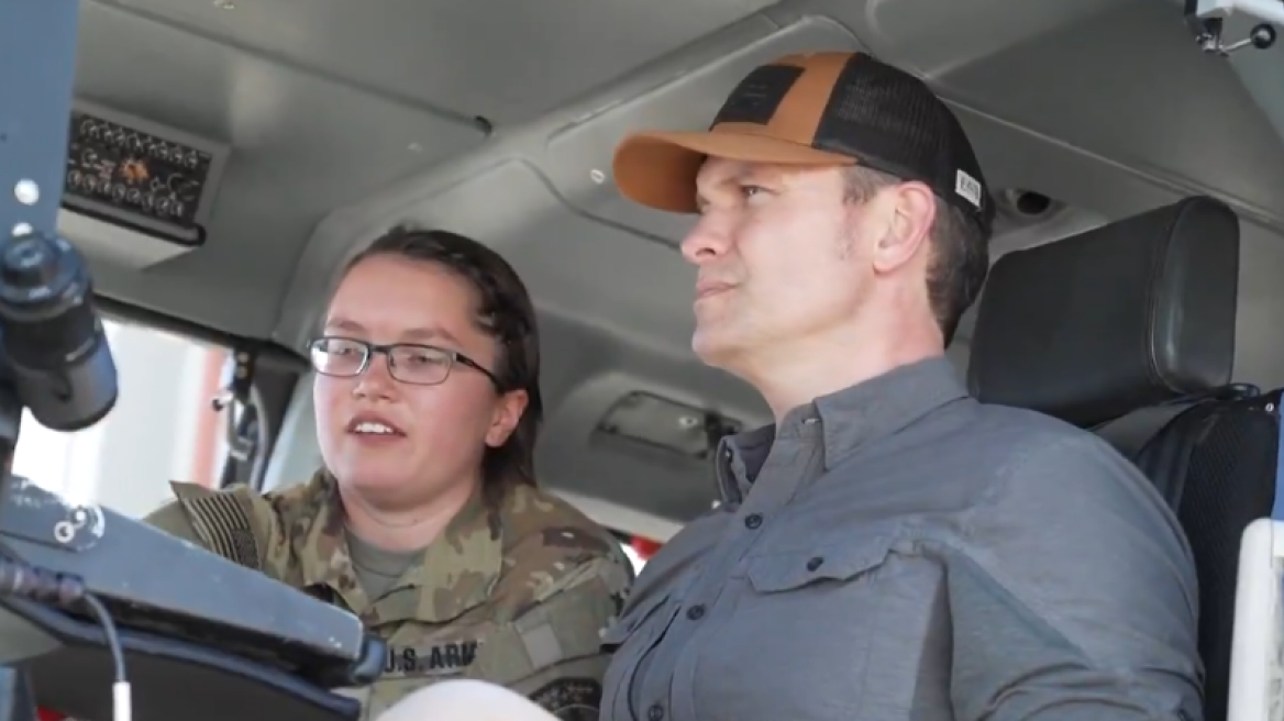 Πιτ Χέγκσεθ: Ο υπουργός Άμυνας των ΗΠΑ στα σύνορα με το Μεξικό - «Ξεκίνησε μια νέα εποχή»