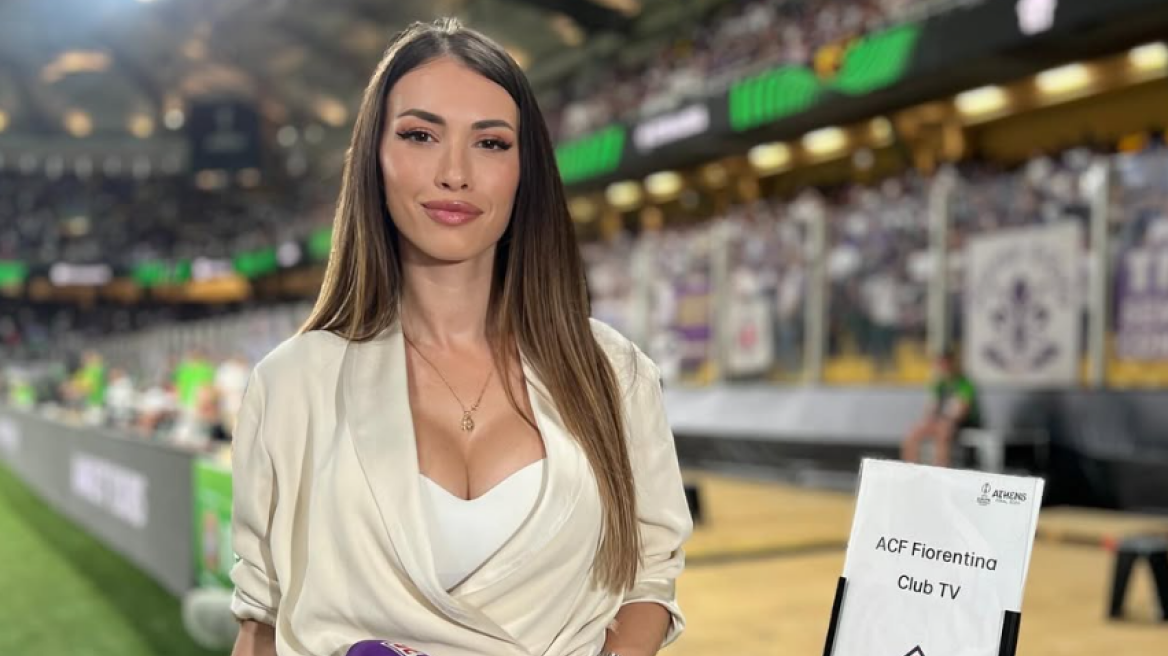Η δημοσιογράφος της Φιορεντίνα  που έκλεψε την παράσταση στον τελικό του Conference League επιστρέφει στην Ελλάδα για το παιχνίδι με τον Παναθηναϊκό