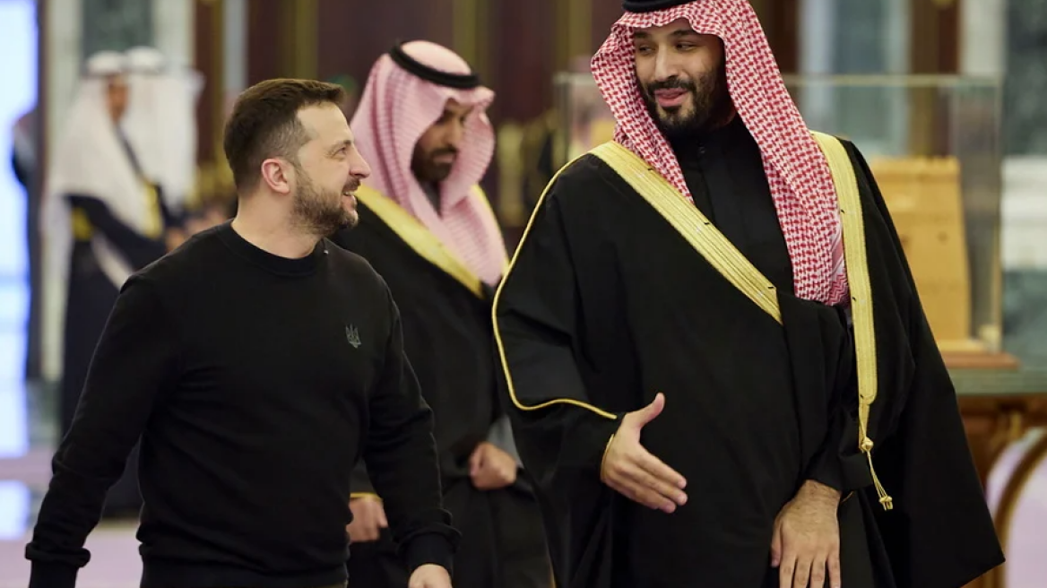 Στη Σαουδική Αραβία ο Ζελένσκι - Αύριο οι κρίσιμες συνομιλίες με ΗΠΑ για τον τερματισμό του πολέμου
