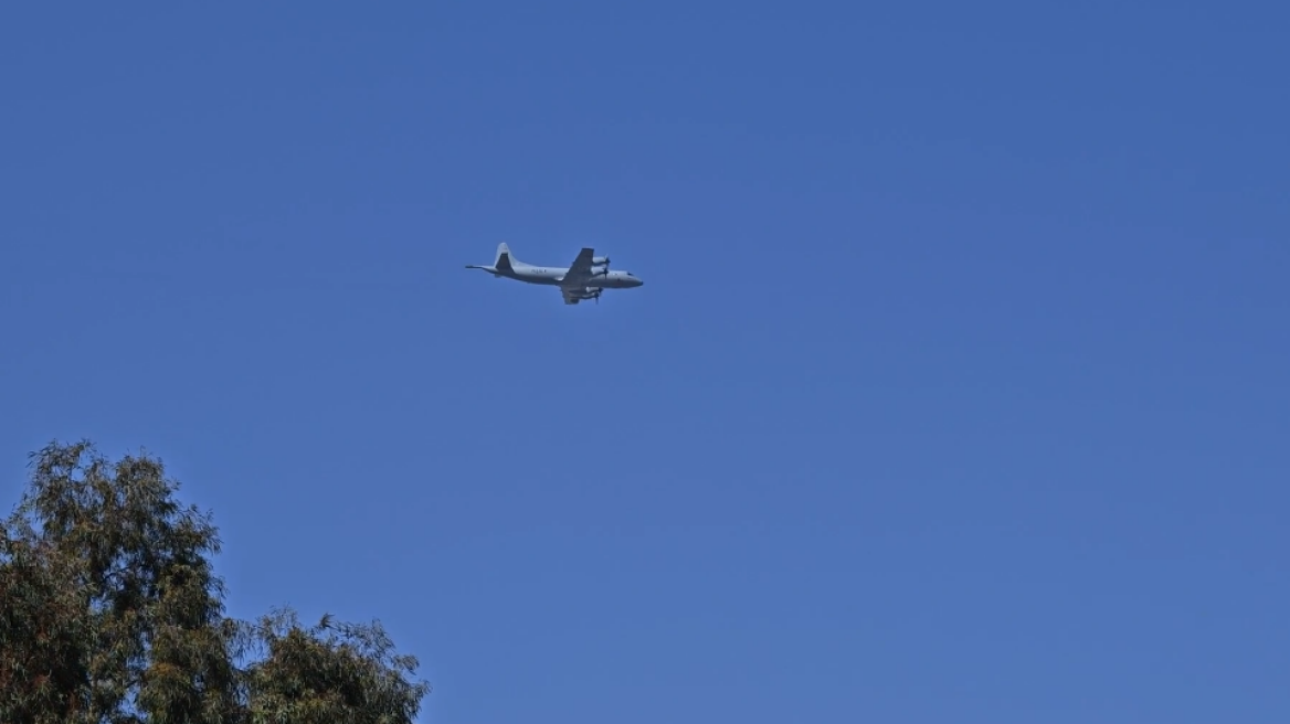 Εντυπωσιακές οι δοκιμαστικές διελεύσεις μαχητικών αεροσκαφών ενόψει της 25ης Μαρτίου - Δείτε βίντεο