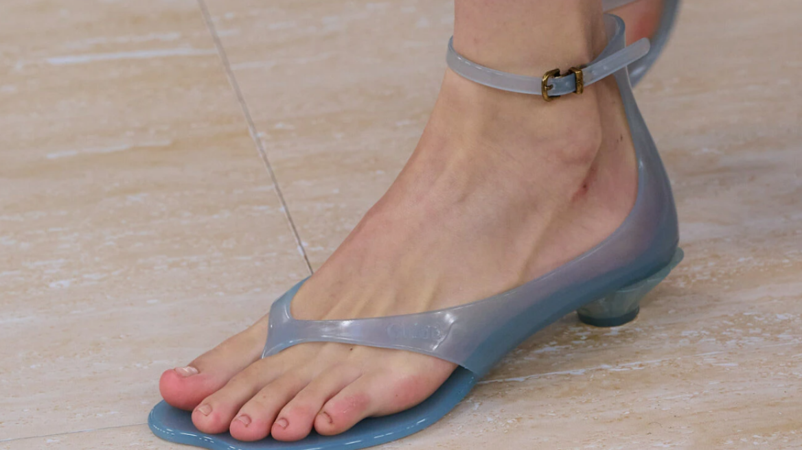 Σανδάλια: Τα πέντε στυλ που θα κυριαρχήσουν την άνοιξη και το καλοκαίρι του 2025