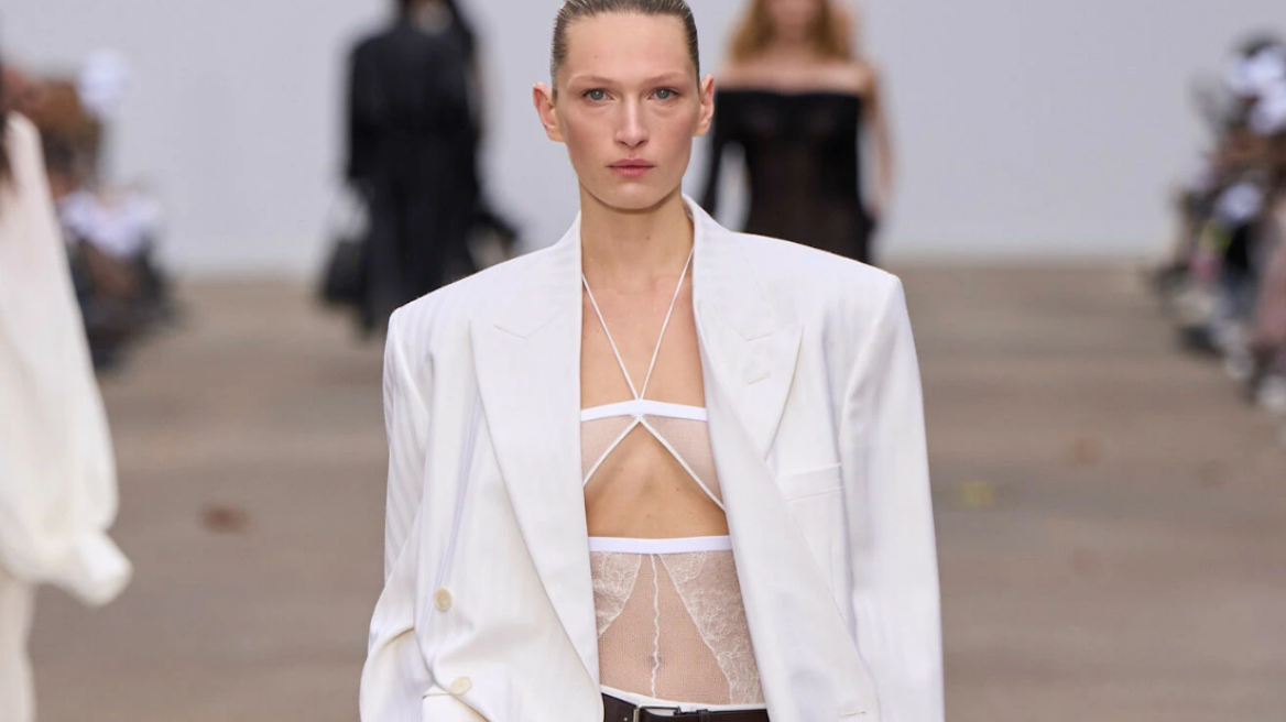 Πώς να φορέσετε τα ανοιξιάτικα σακάκια σύμφωνα με τις πασαρέλες της σεζόν