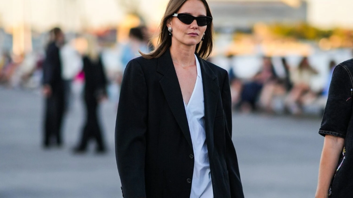 Τέσσερα στυλ φλατ παπουτσιών για να φορέσετε με τα midi φορέματα της άνοιξης