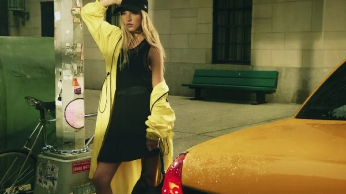 Η DKNY παρουσιάζει τη συλλογή άνοιξη/καλοκαίρι 2025