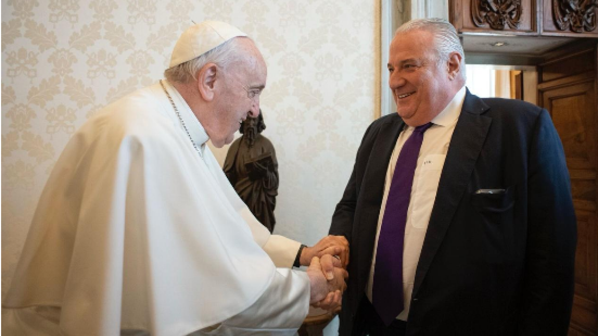 Σάκης Κεχαγιόγλου: Θα θυμάμαι για πάντα την στοργή του Πάπα Φραγκίσκου για τους φτωχούς και τους περιφρονημένους