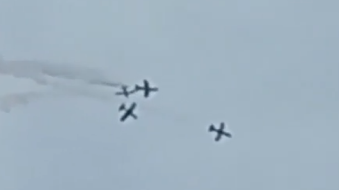 Ατύχημα στον αέρα για τρία ακροβατικά αεροσκάφη στην Ιταλία - Δείτε βίντεο