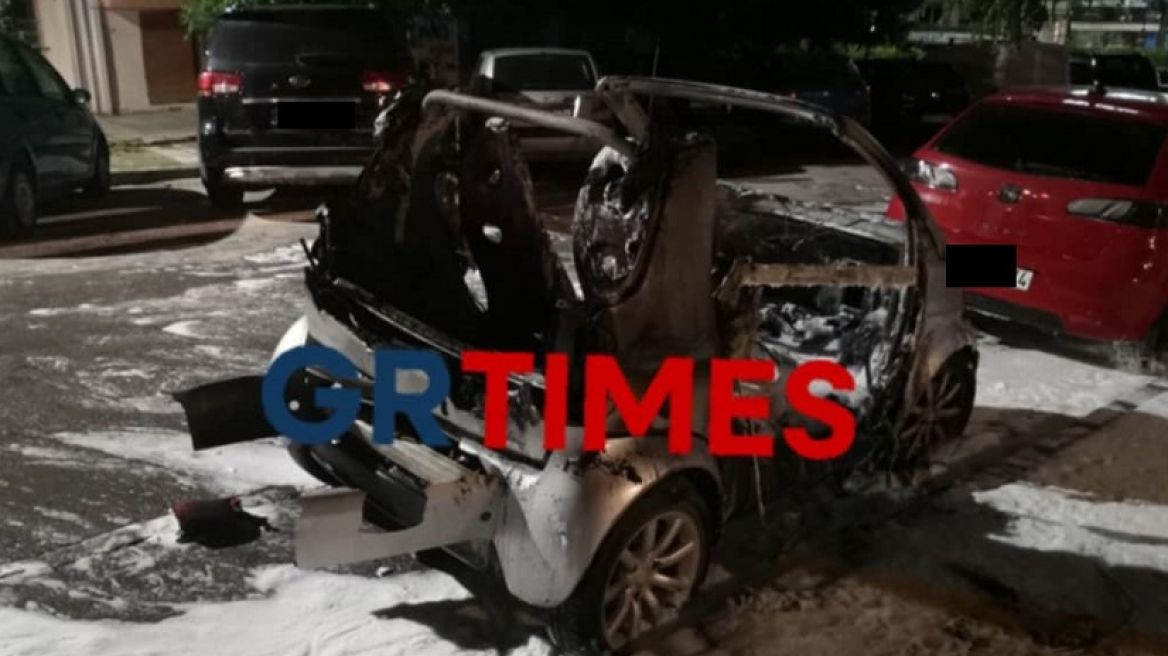  Εμπρησμός αυτοκινήτου στη Θεσσαλονίκη - Προκλήθηκαν ζημιές σε άλλα δύο οχήματα
