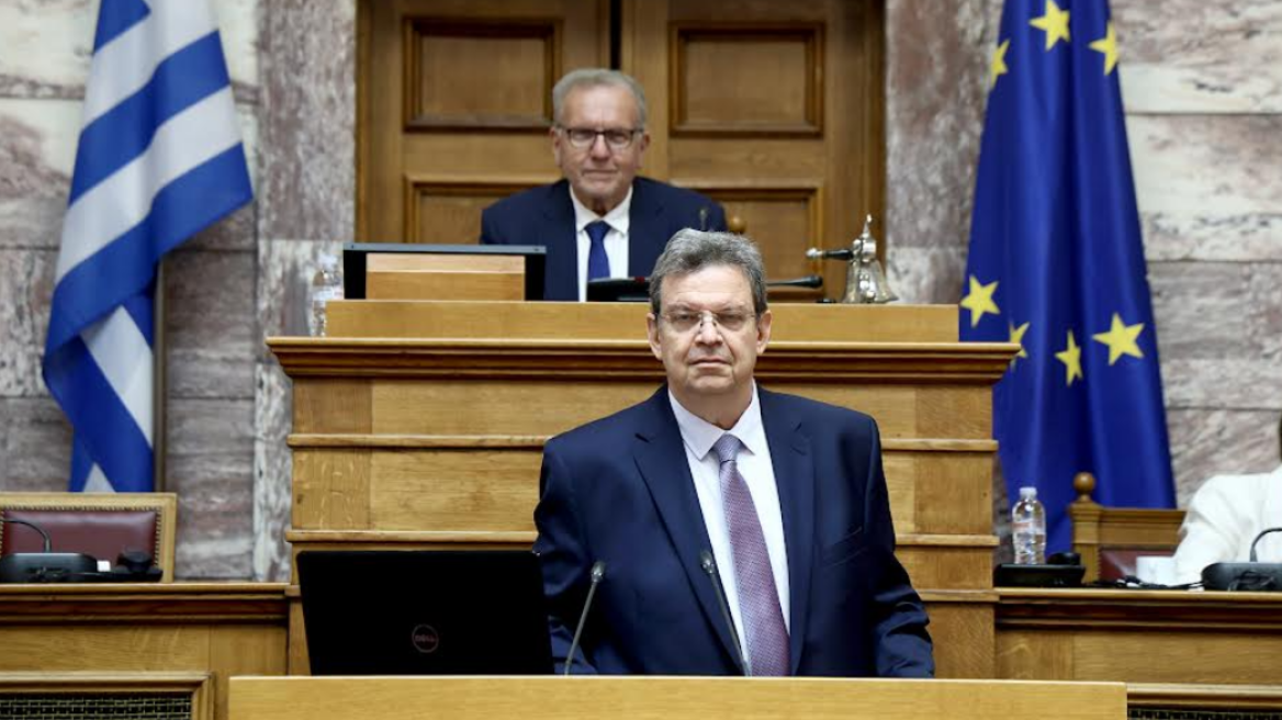 
Δώδεκα ξένα πανεπιστήμια έκαναν αίτηση να έλθουν στην Ελλάδα