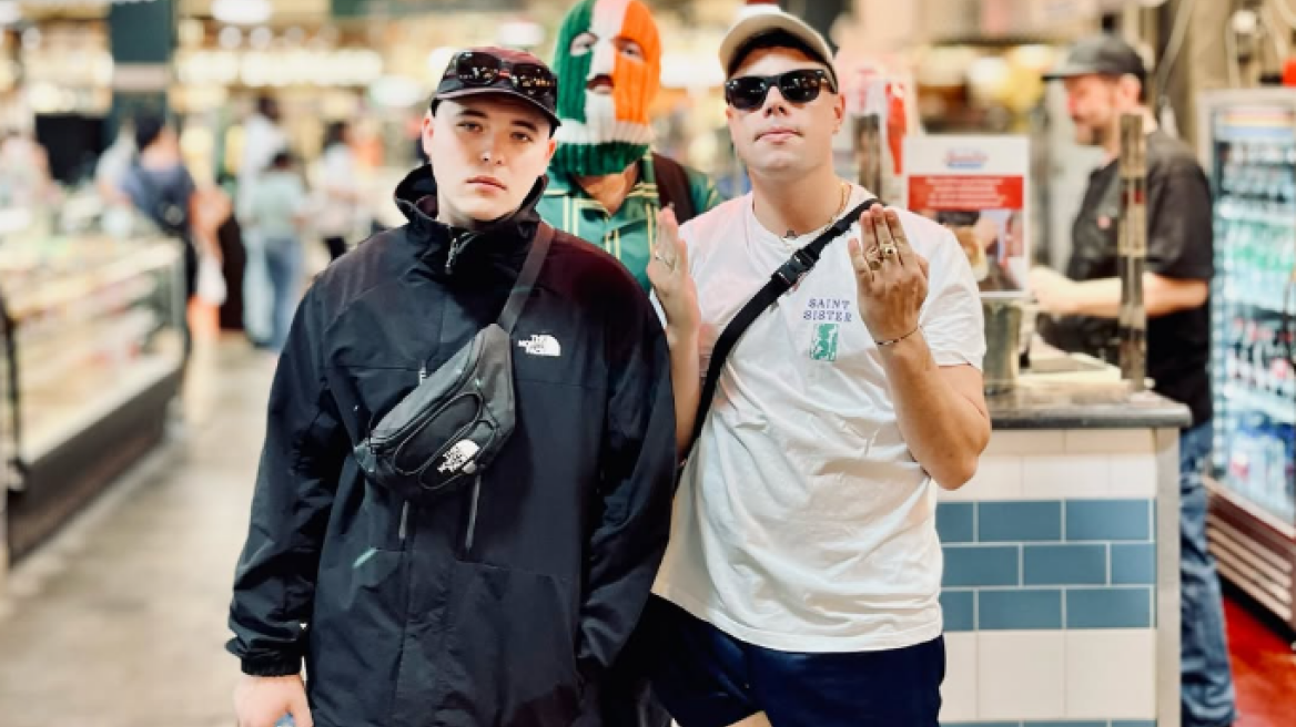 Οι Kneecap αρνούνται πως στηρίζουν την τρομοκρατία: 14.000 μωρά κινδυνεύουν να πεθάνουν στη Γάζα και το βρετανικό κατεστημένο επικεντρώνεται σε εμάς 