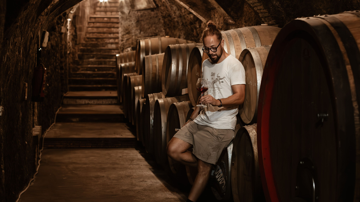 OAK Cava X Frontonio Wines: Από ένα garage winery της Αραγονίας και τιμονιέρη έναν Master of Wine στην πιο premium κάβα της Αθήνας!
