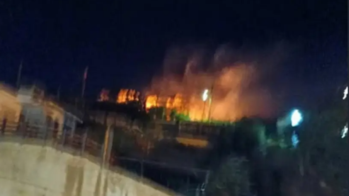 Υπό έλεγχο η φωτιά στην Ιεράπετρα - Ισχυροί άνεμοι δυσκόλεψαν την κατάσβεση
