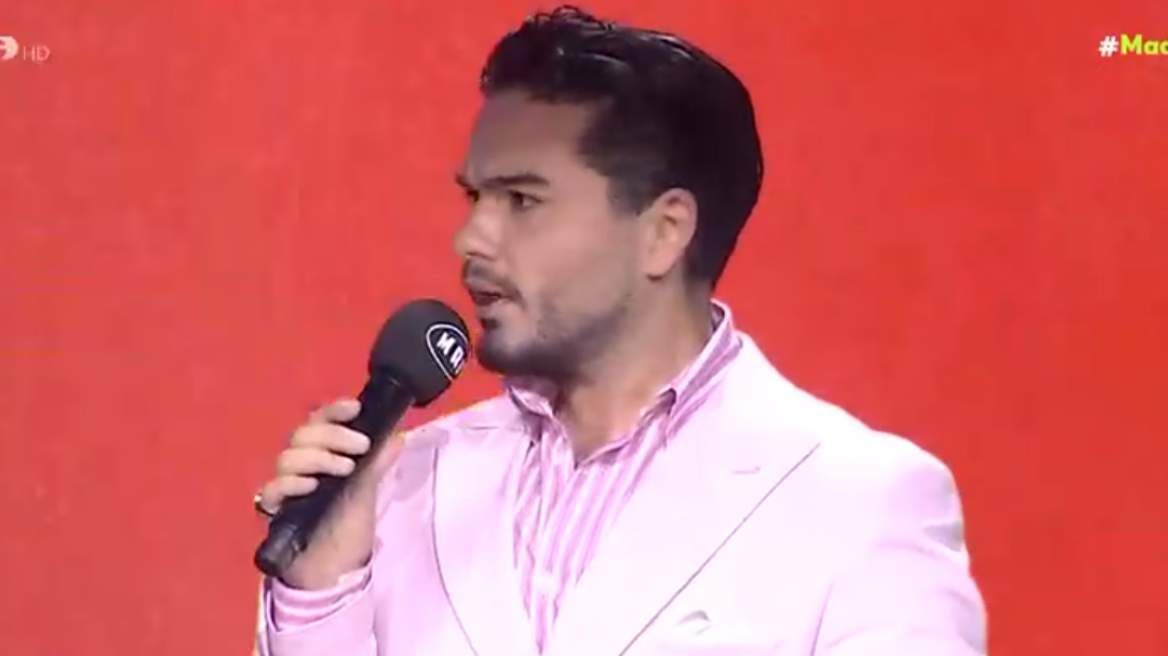 Χρήστος Μάστορας: Το αντιπολέμικο μήνυμα από τη σκηνή των Mad VMA