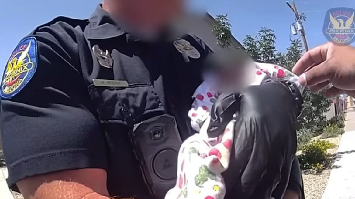 Το θαύμα της ζωής στην Αριζόνα: Αστυνομικοί βρήκαν ζωντανό μωρό μια εβδομάδα αφού είχε πεθάνει η μητέρα του