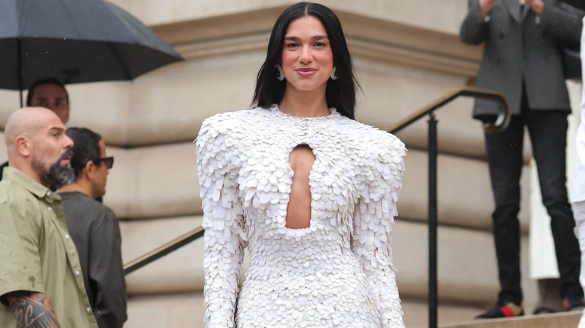 Schiaparelli Haute Couture: Οι πιο εντυπωσιακές εμφανίσεις στην πρώτη σειρά
