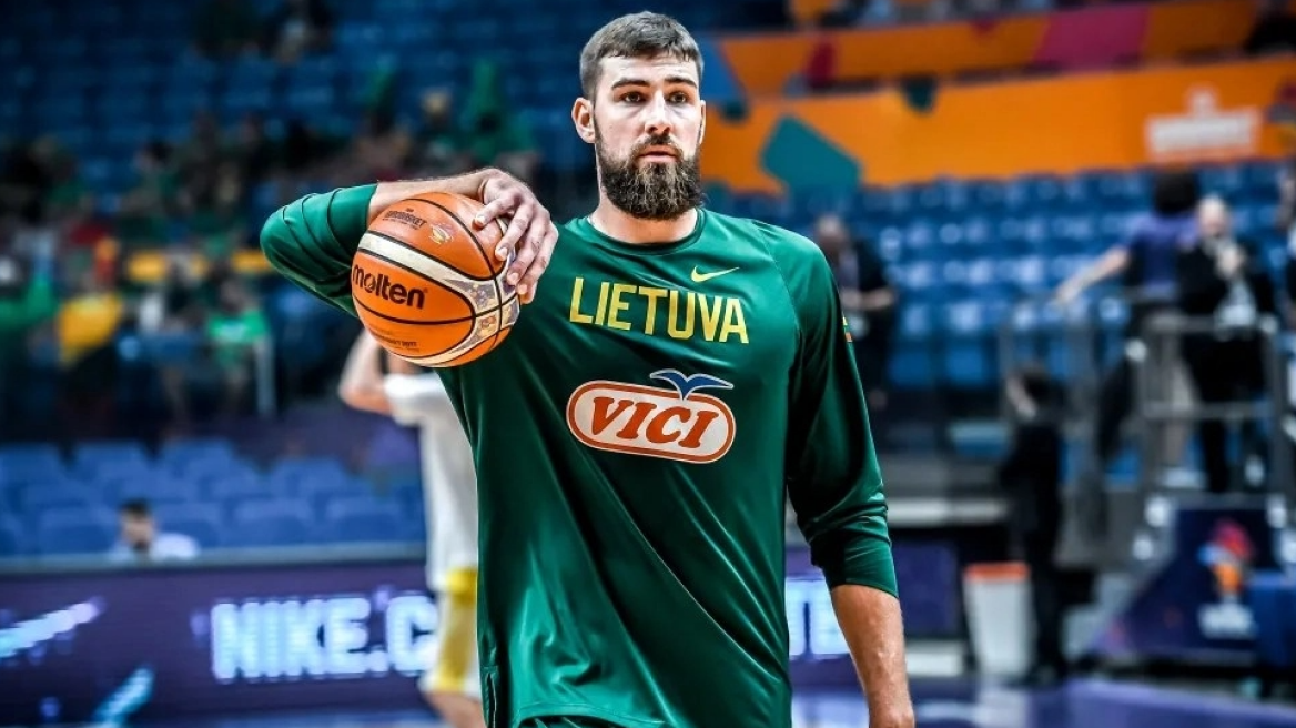 Ρεπόρτερ NBA για Βαλαντσιούνας: «Δεν υπάρχει διαμάχη Ντένβερ - Παναθηναϊκού, πάει κατά 90% στην Ελλάδα»