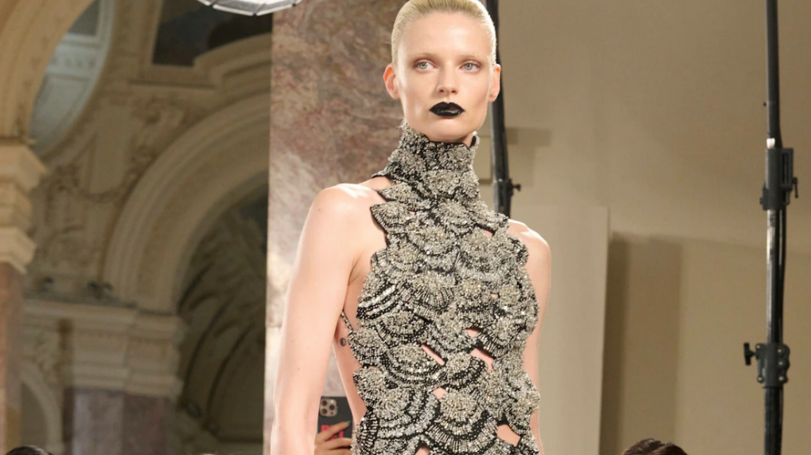 Τα ωραιότερα look από την Εβδομάδα Υψηλής Ραπτικής Fall 2025
