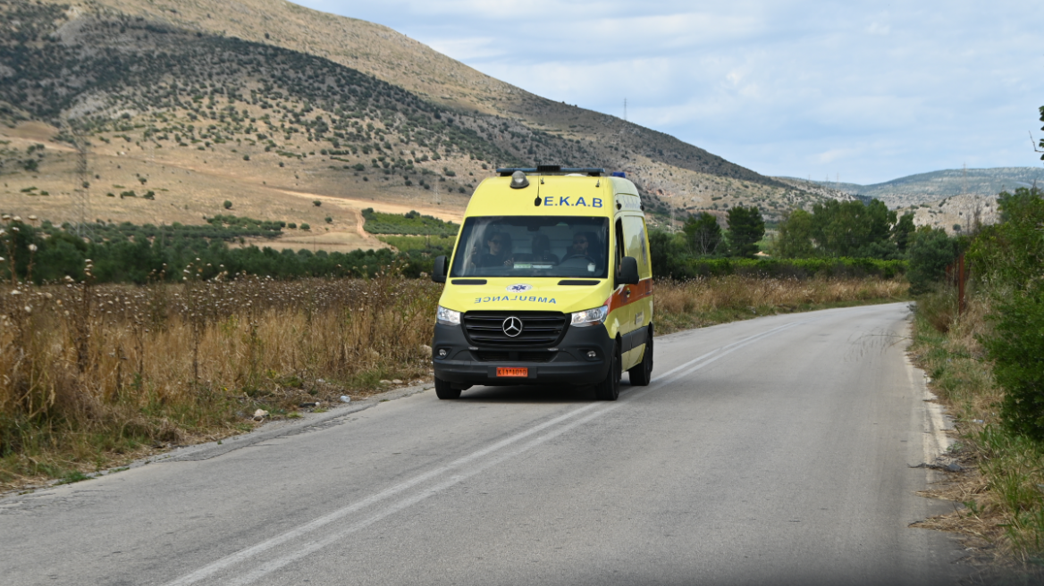 Σκηνές αρχαίας τραγωδίας στο Αγρίνιο - Έγκυος στο δεύτερο παιδί της η μάνα του δίχρονου κοριτσιού που πάτησε ο πατέρας με το αγροτικό