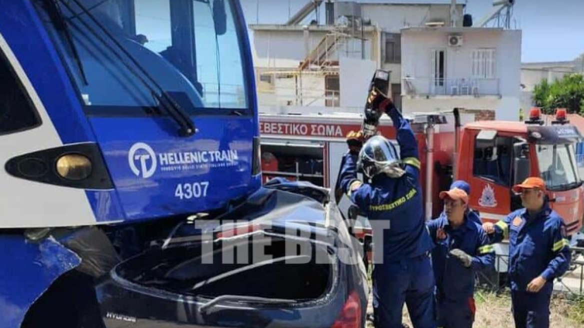 Πάτρα: Σύγκρουση συρμού του Προαστιακού με αυτοκίνητο