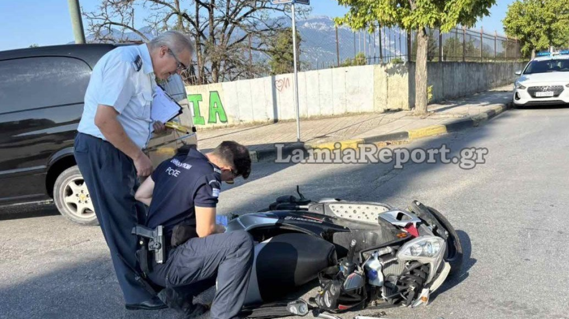 Λαμία: Σοβαρό τροχαίο - 84χρονη οδηγός παρέσυρε δικυκλιστή