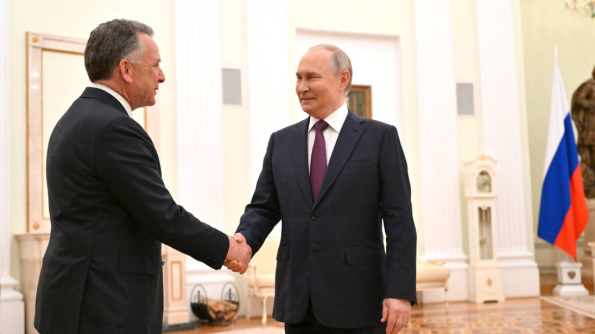 Στη Μόσχα ο ειδικός απεσταλμένος των ΗΠΑ Γουίτκοφ λίγο πριν εκπνεύσει το τελεσίγραφο Τραμπ για τον τερματισμό του πολέμου
