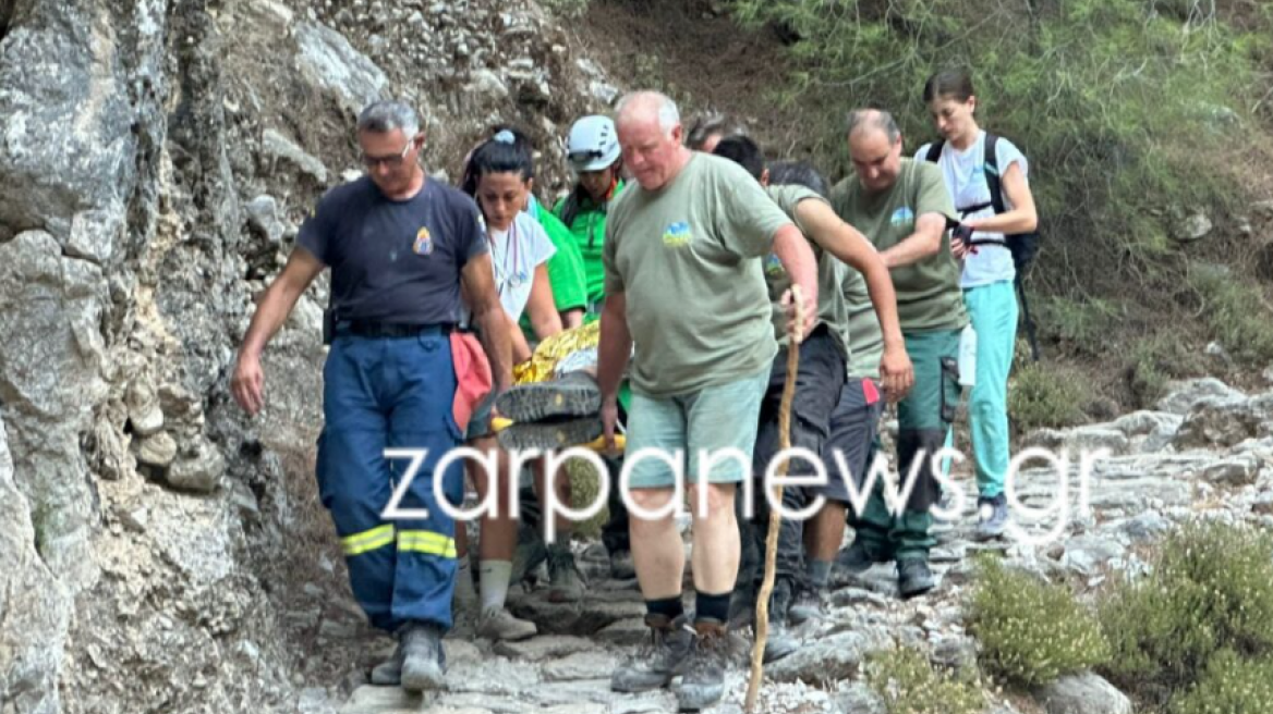 Κινηματογραφική διάσωση στο Φαράγγι της Σαμαριάς, μετέφεραν στα χέρια 60χρονο άντρα για 3 χιλιόμετρα! - Δείτε φωτογραφίες
