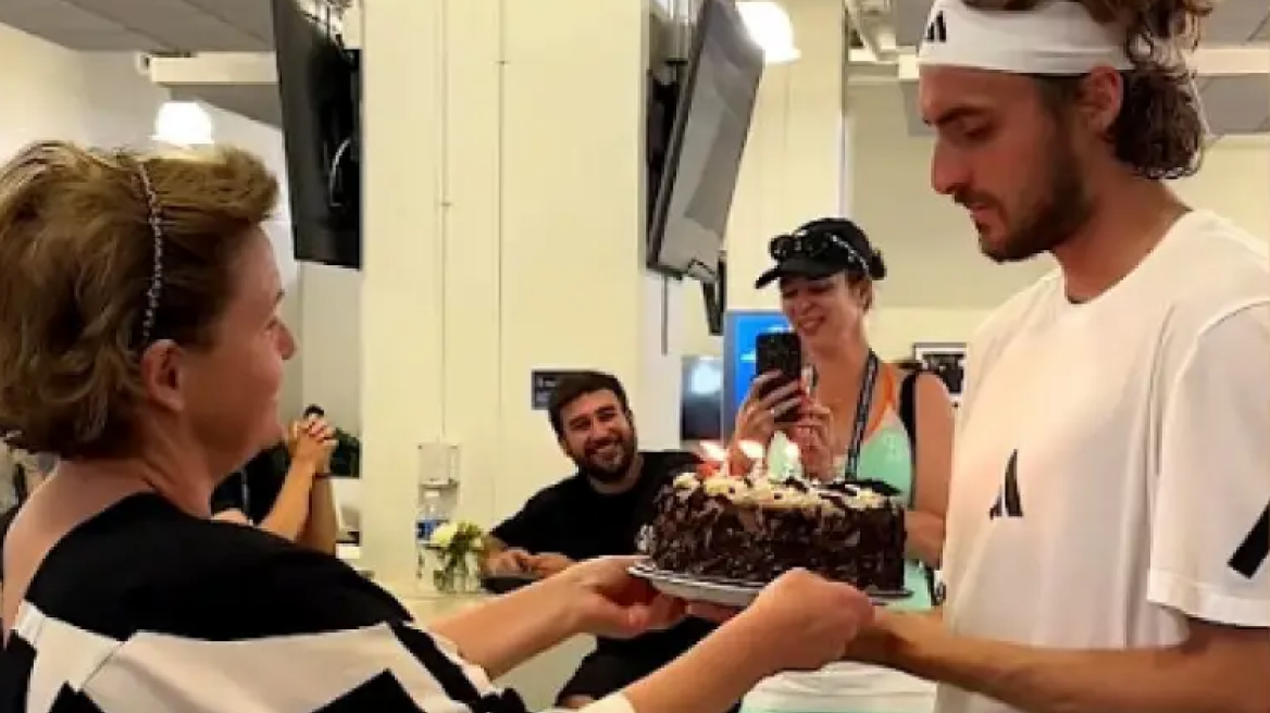 Στέφανος Τσιτσιπάς: «Χρόνια πολλά μαμά, είσαι όλα όσα προσπαθώ να είμαι»