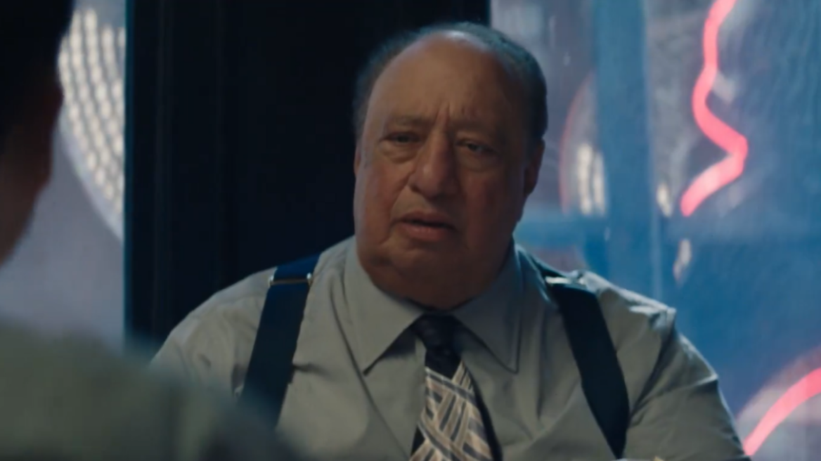 Ο δισεκατομμυριούχος Τζον Κατσιματίδης στο τρέιλερ της νέας ταινίας του Τιμοτέ Σαλαμέ με τη Γκουίνεθ Πάλτροου - Δείτε βίντεο
