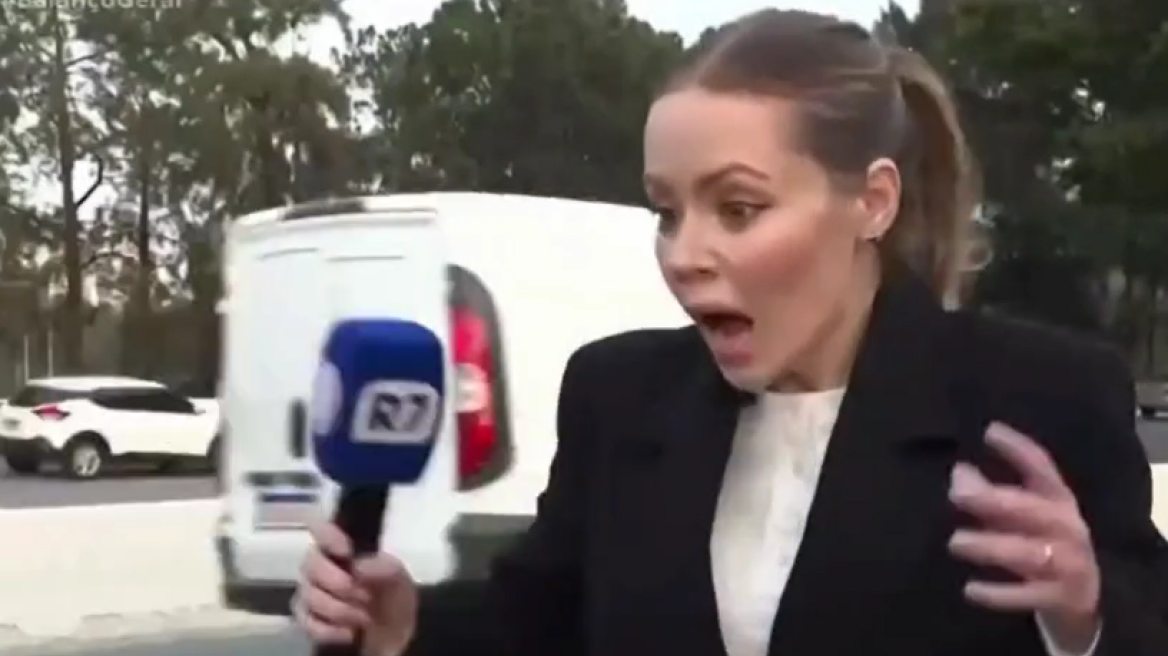 Βίντεο: Κλεψιά on air στην Βραζιλία, ποδηλάτης άρπαξε κινητό ρεπόρτερ