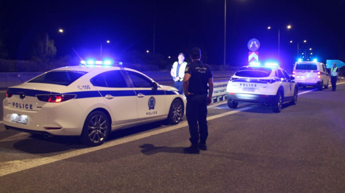 Συνελήφθη για υπερβολική ταχύτητα και του αφαιρέθηκε το δίπλωμα.