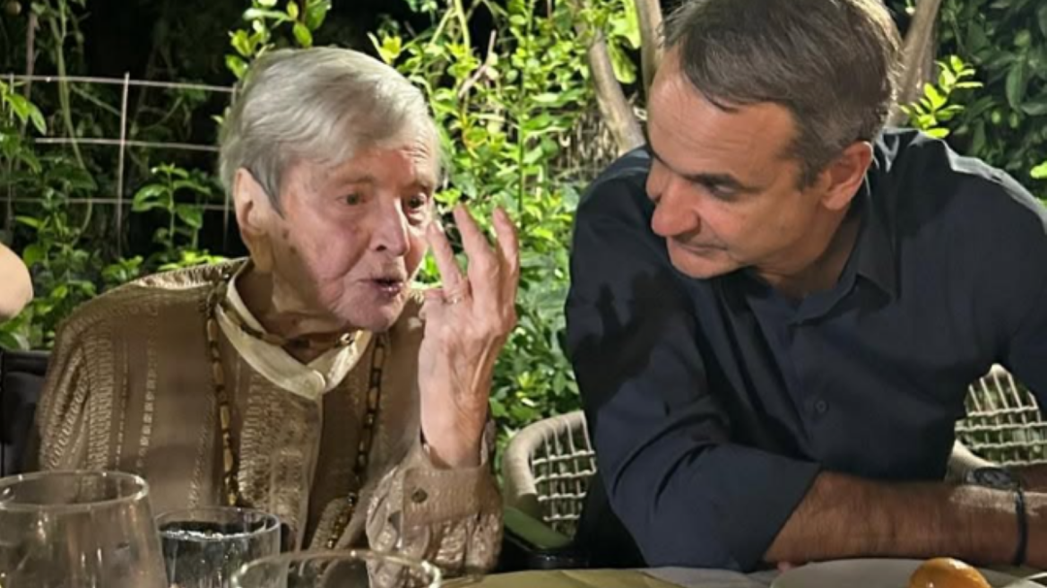 Στα 99α γενέθλια της Ελένης Γλύκατζη Αρβελέρ ο Κυριάκος Μητσοτάκης