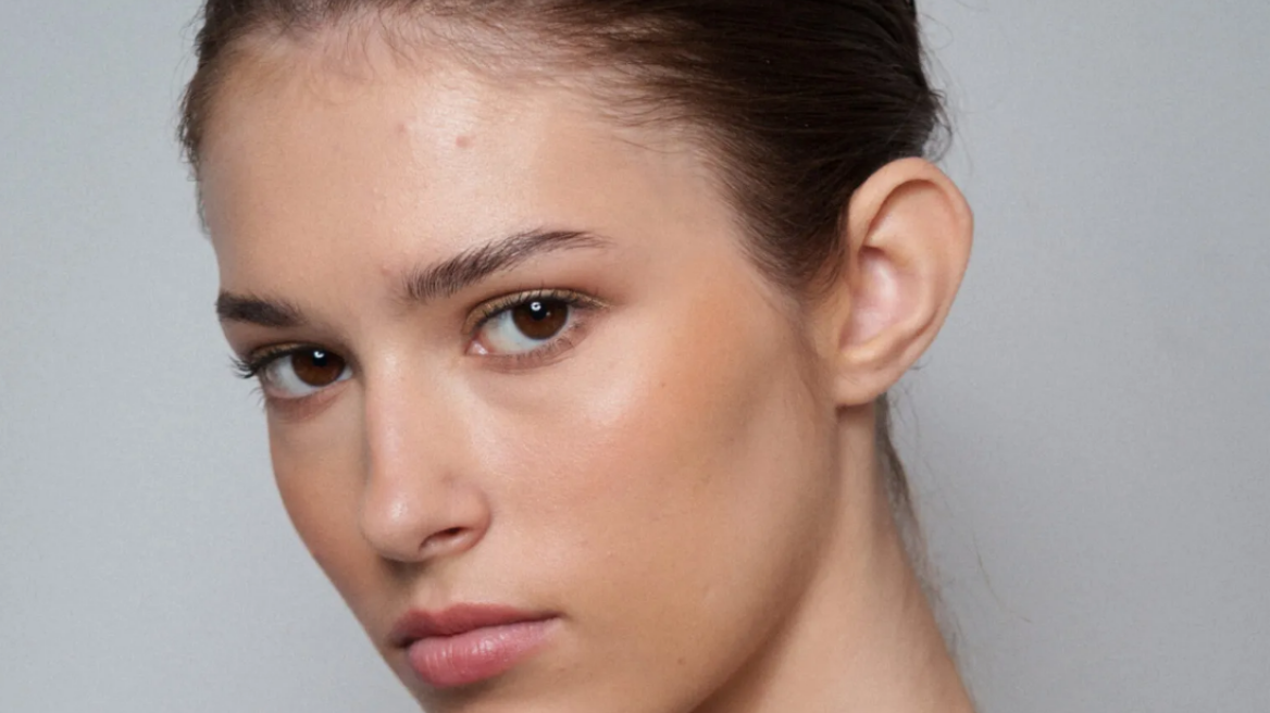 Online Shopping: Πέντε tips για να αγοράσετε το ιδανικό foundation
