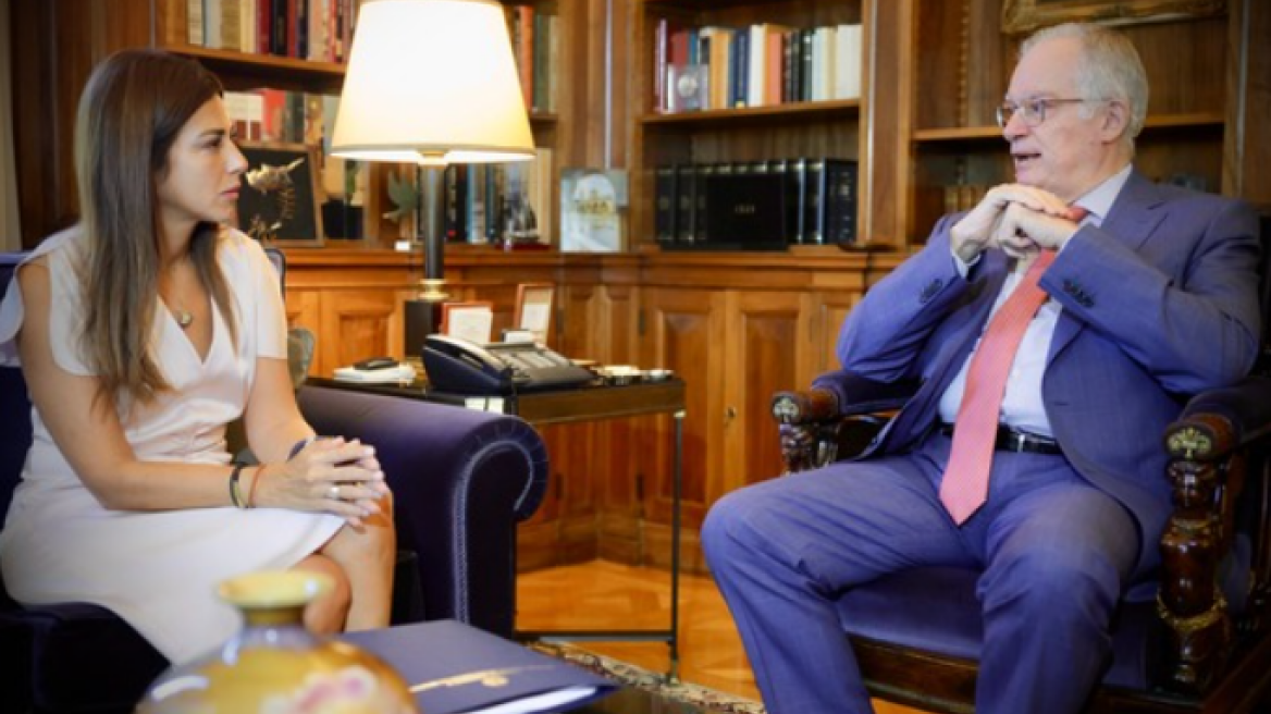 Συνάντηση Τασούλα - Ζαχαράκη: «Οφείλουμε να προσφέρουμε σε όλους τους μαθητές ισότιμη πρόσβαση στην εκπαίδευση» το μήνυμα του Προέδρου της Δημοκρατίας