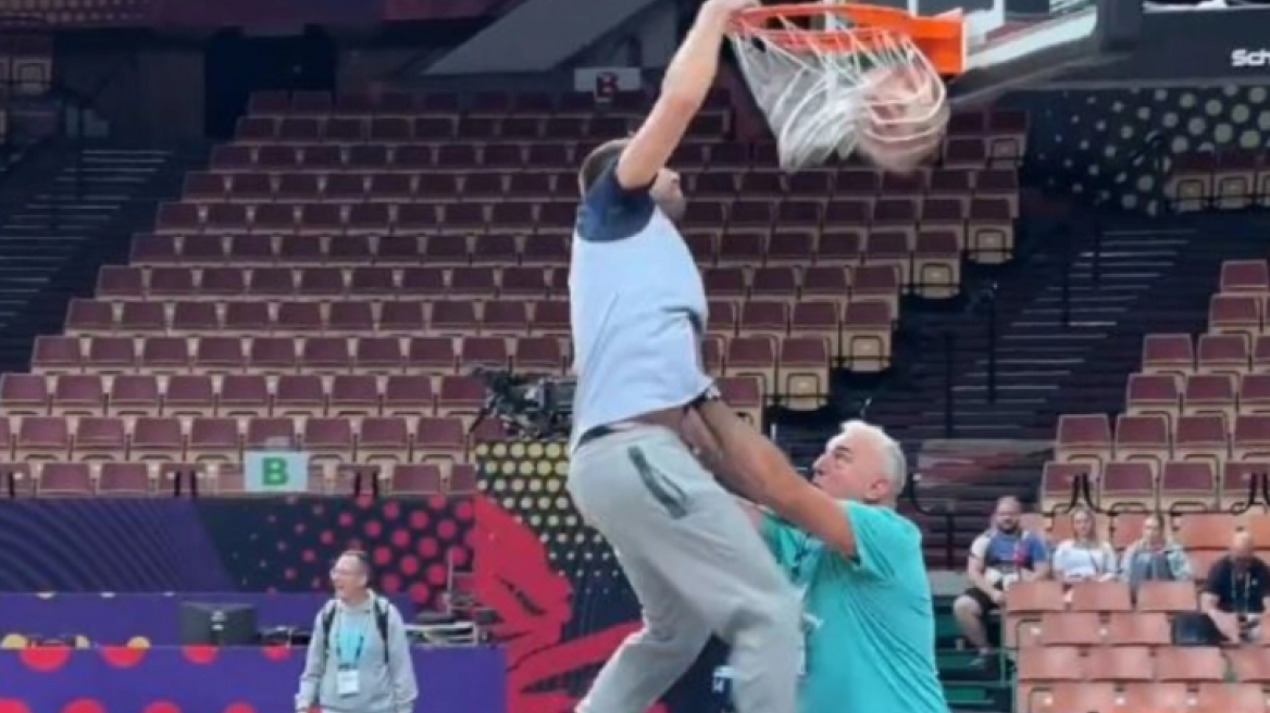 Eurobasket 2025: Ο Ντόντσιτς κάρφωσε στα... μούτρα του πατέρα του σε προπόνηση της Σλοβενίας - Βίντεο 