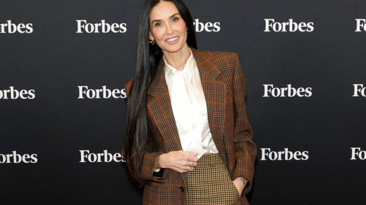 Η Nτέμι Μουρ σε μια από τις πιο κομψές εμφανίσεις της με Saint Laurent
