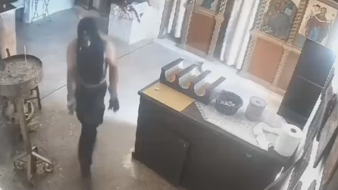 Ημίγυμνος άνδρας στη Μονή