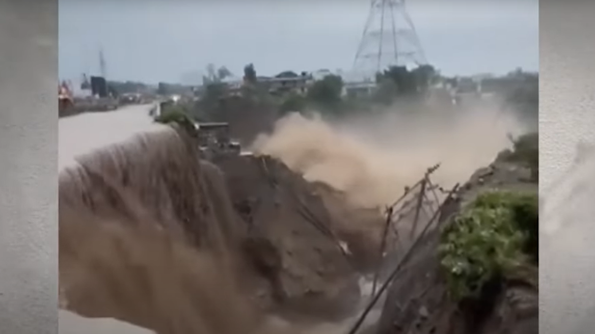 Ινδί: Φονικές κατολισθήσεις μετά από σφοδρές βροχοπτώσεις - Τουλάχιστον 15 οι νεκροί, δείτε βίντεο