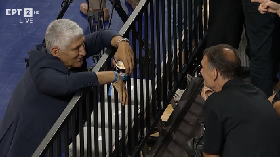 Γιαννάκης και Μπαρτζώκας τα είπαν στην Ρόδο πριν τον ημιτελικό του Ολυμπιακού - Βίντεο 