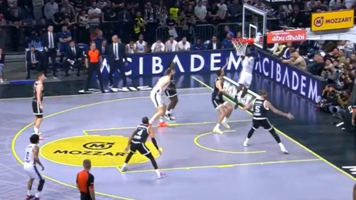 Φοβερό καλάθι με ακροβατικό πίσω από τη μπασκέτα από τον Λόιντ στο Παρτίζαν - Εφές, δείτε βίντεο