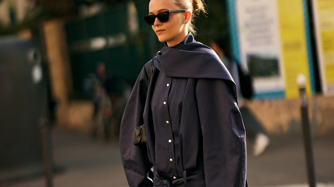 Scarf Coat: Το δύο σε ένα πανωφόρι επιστρέφει για το φθινόπωρο του 2025
