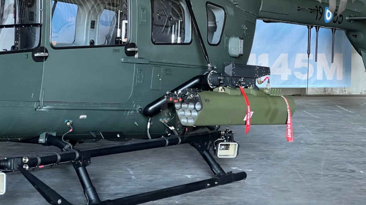 Βίντεο: Αποκολλήθηκε φορέας εκτόξευσης ρουκετών από στρατιωτικό ελικόπτερο και έπεσε σε κατοικημένη περιοχή της Κύπρου