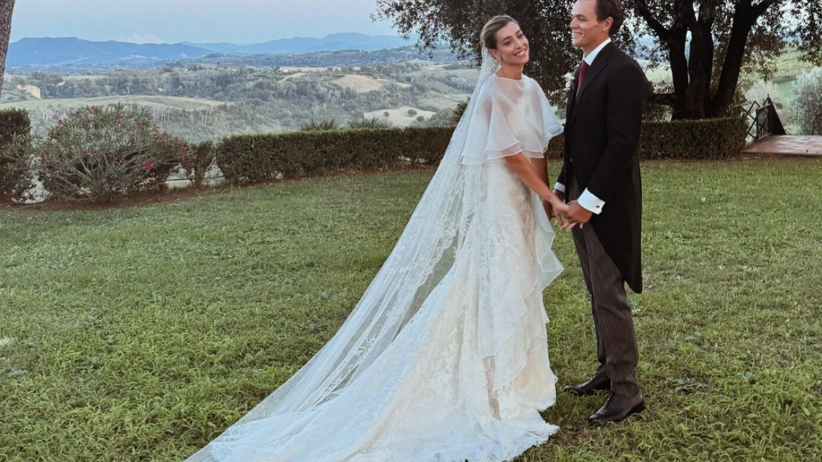 H Ιταλίδα influencer με το εντυπωσιακό στυλ και τον παραμυθένιο γάμο με Έλληνα
