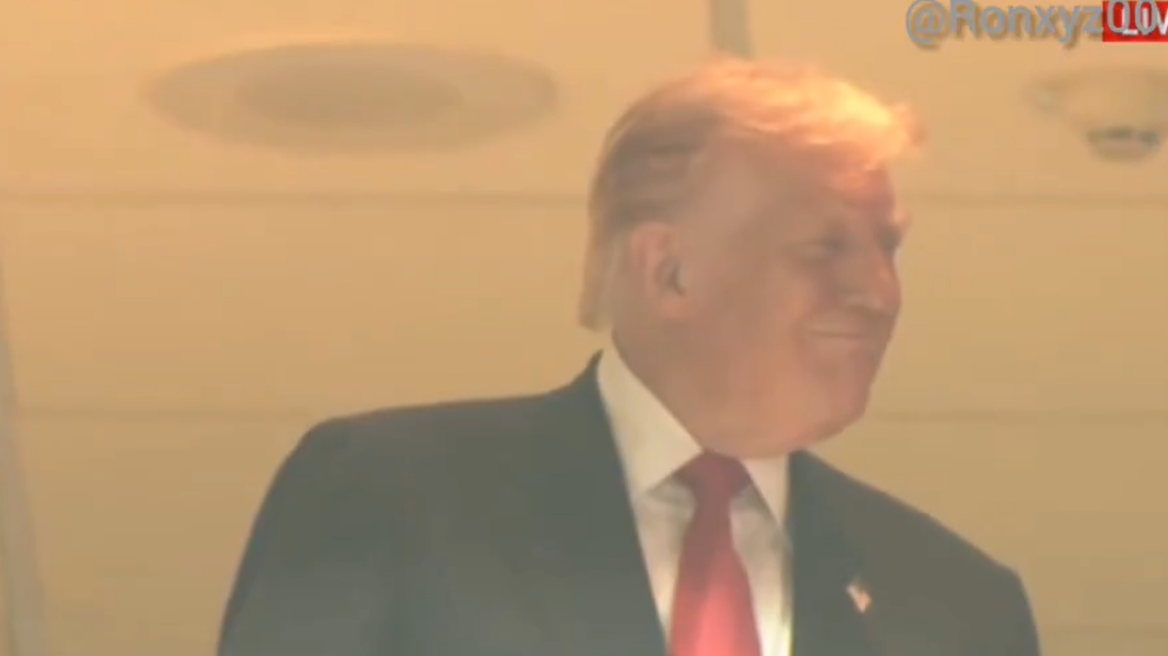 O Τραμπ αποδοκιμάστηκε σε αγώνα του NFL στην Ουάσινγκτον - Δείτε βίντεο