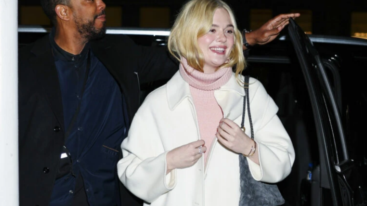 Η Eλ Φάνινγκ δοκίμασε ένα από τα πιο ενδιαφέροντα layering trends του χειμώνα
