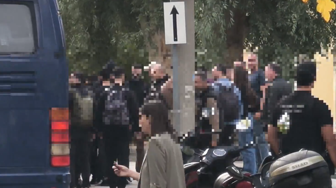 Στη φυλακή μετά τις απολογίες τους άλλοι εννέα της σπείρας Ρομά που εξαπατούσε πολίτες μέσω τηλεφώνου
