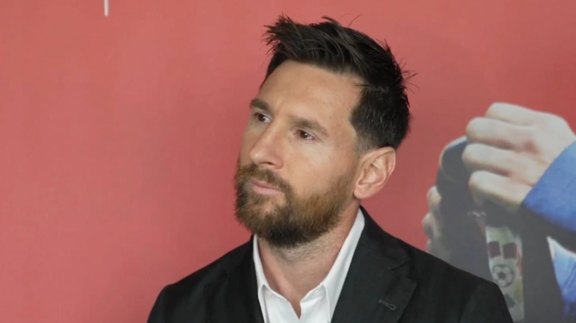 Δάκρυσε ο Μέσι σε βράβευσή του: «Ήθελα να περάσω ολόκληρη την καριέρα μου στην Μπαρτσελόνα»
