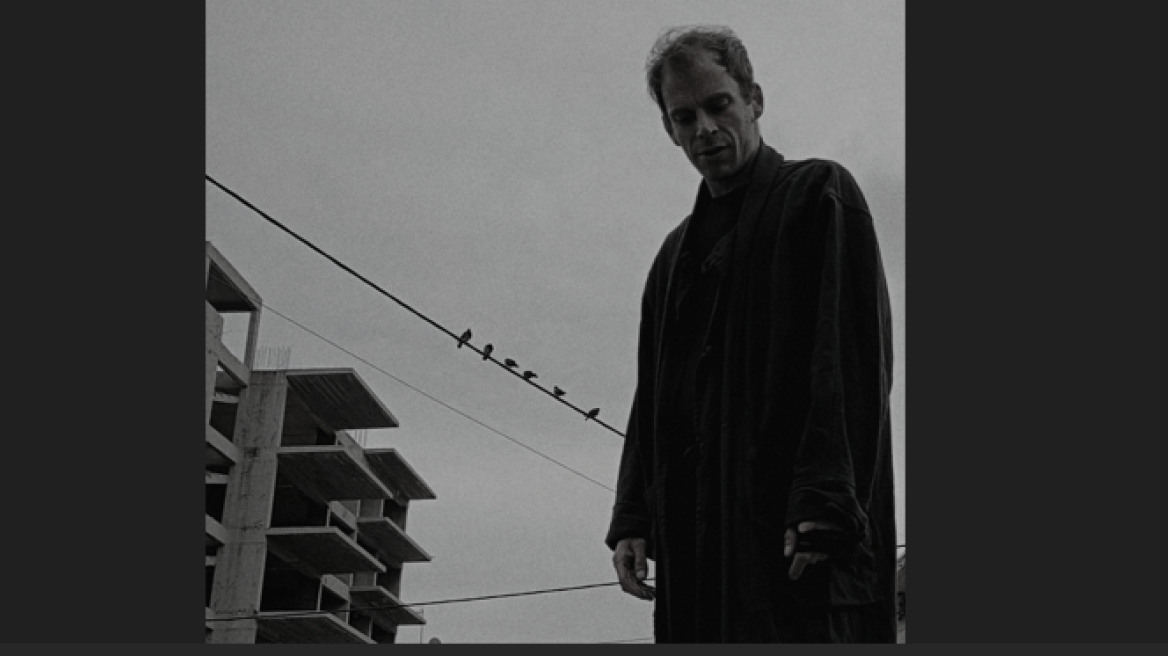 «Διψάει τις Νύχτες»: Παρουσίαση νέου θεατρικού έργου με σκηνικό ένα αληθινό νεκροταφείο 