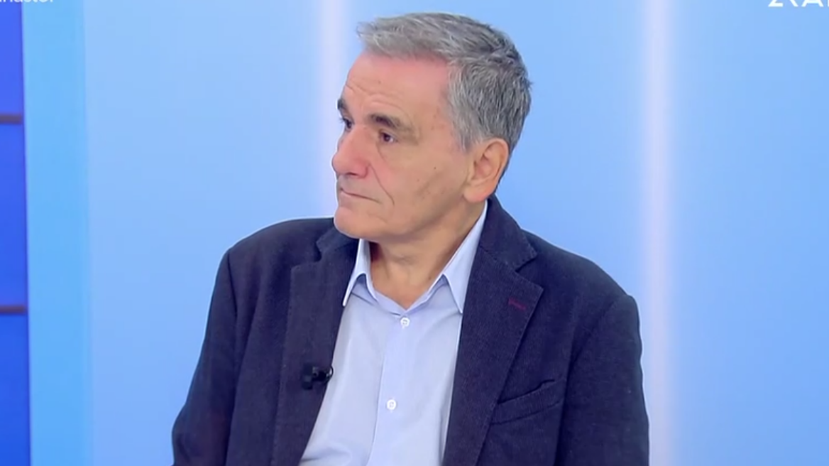 Τσακαλώτος κατά Τσίπρα: Συνεργασία δεν μπορεί να γίνει με έναν «πεφωτισμένο ηγέτη» που λέει στην αντιπολίτευση δεν τους κόβει και πρέπει να πάω εγώ