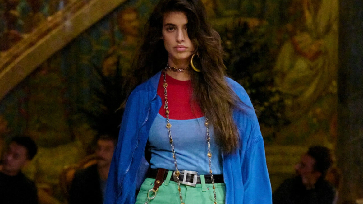 Η Prada ολοκληρώνει την εξαγορά της Versace μετά από μια μακρά περίοδο διαπραγματεύσεων
