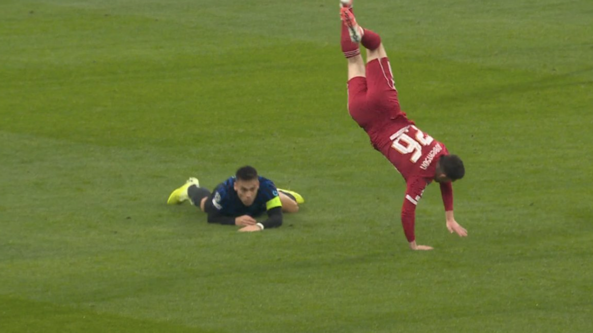 Το τάκλιν του Λαουτάρο που σήκωσε στον αέρα τον Ρόμπερτσον στο παιχνίδι της Ίντερ με τη Λίβερπουλ, βίντεο 